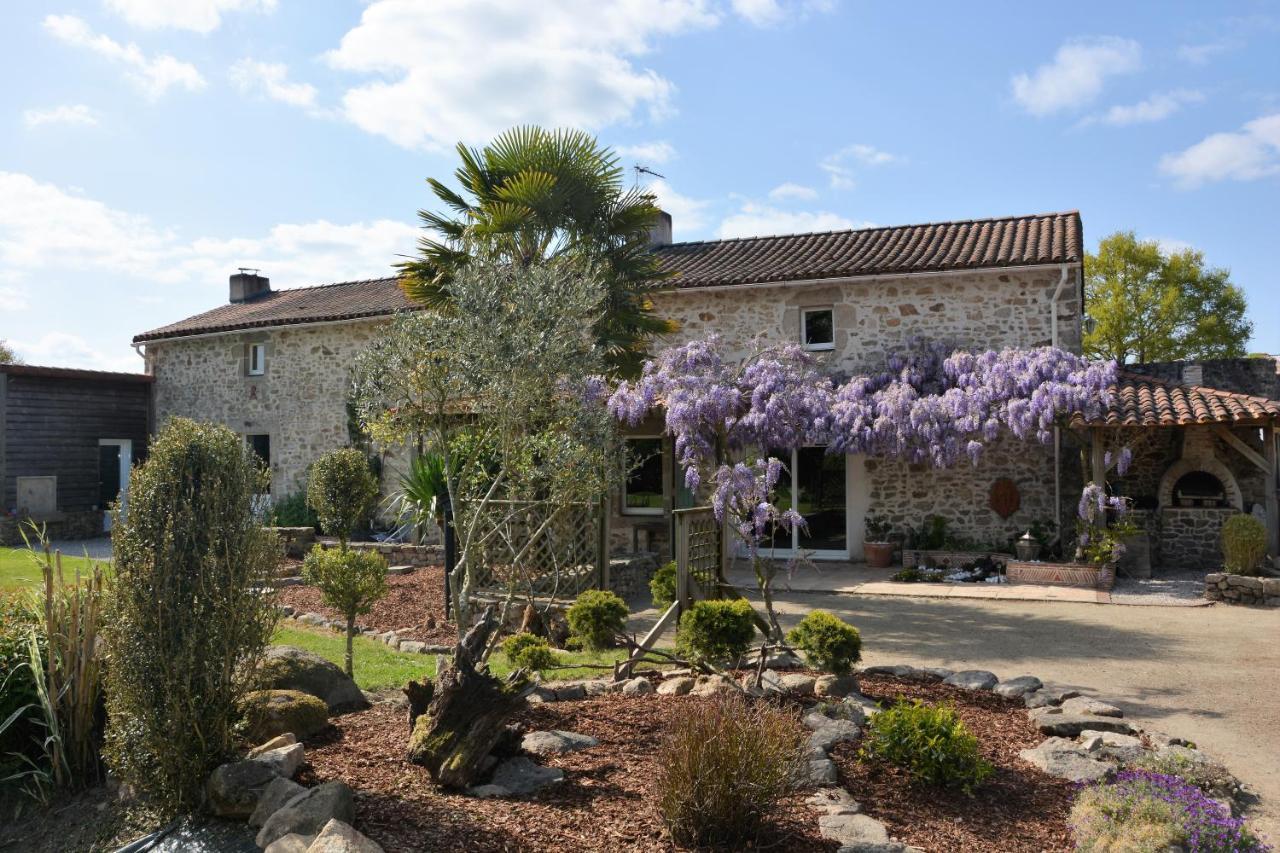 Chez Dominique Et Bruno A 20 Mm Du Puydufou Apartment Bazoges-en-Paillers Exterior photo